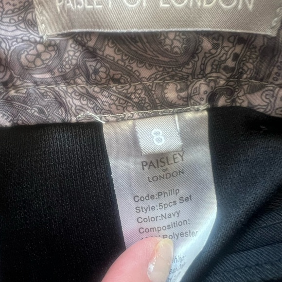 LIKE NEW YOUTH SIZE 8 KIDS SUIT.  PAISLEY OF LONDON AND NORDSTROM - Picture 8 of 8